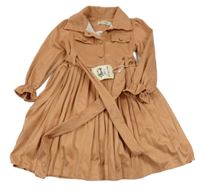 Nové - karamelové plisované šaty s volánky a límečkem a páskem