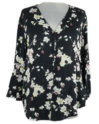 Dámská černo-bílá květovaná halenka Esprit 