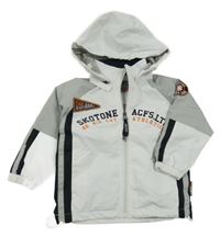 Bílo-šedá šusťáková jarní bunda s nápisem a kapucí 