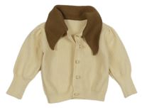 Vanilkový žebrovaný pletený propínací svetr s hnědým límečkem a oušky