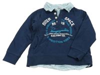 Tmavomodrá mikina s letadlem a košilí S. Oliver