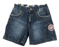 Tmavomodré riflové kraťasy s nášivkou