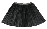 Černá plisovaná koženková sukně George