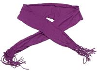 Fialová šála s třásněmi