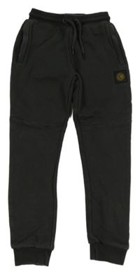 Tmavošedé tepláky s nášivkou George 