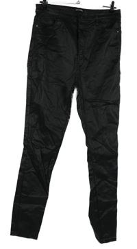 Dámské černé koženkové skinny kalhoty PrettyLittle Thing