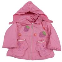 Růžová šusťáková zimní bunda s jahůdkami a kapucí + rukavice