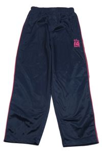 Tmavomodré sportovní tepláky s výšivkou