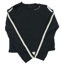 Černo-bílé crop triko s nápisem 