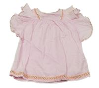 Světlerůžová halenka s volánky a barevnými pruhy