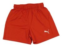 Červené sportovní kraťasy s logem Puma