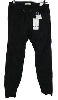 Nové - Dámské černé skinny roztřepené kotníkové rifle Zara 