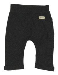 Antracitové melírované tepláky s kapsou a nášivkou