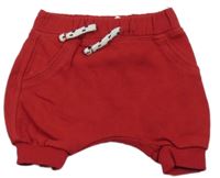 Červené teplákové kraťasy C&A