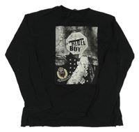 Černé triko s potiskem a nápisem  Sisley