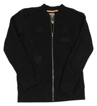 Černá propínací mikina s nášivkami 