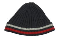 Šedá pletená žebrovaná čepice s proužky 