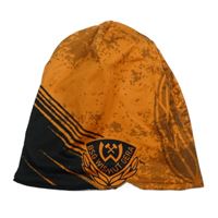 Oranžovo-černá vzorovaná čepice 