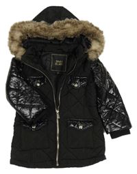 Černá šusťáková zateplená bunda s koženkovými rukávy a kapucí s kožešinou River Island