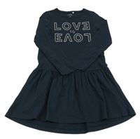 Tmavomodré šaty s nápisem Name it