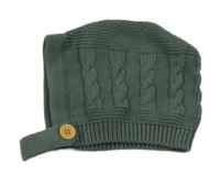 Tmavozelená pletená čepice