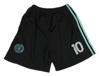 Černé sportovní kraťasy s číslem