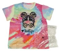 Nové - barevné batikované sportovní tričko s dívkou