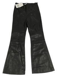 Nové - Černé koženkové flare kalhoty Zara