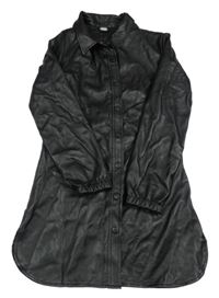 Černé koženkové propínací šaty s límečkem 