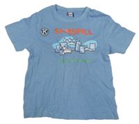 Modré tričko s nápisem a postavičkami 