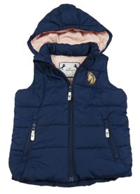 Tmavomodrá prošívaná šusťáková zateplená vesta s koníkem a kapucí Topolino