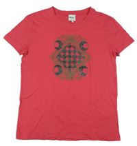 Malinové tričko s potiskem Shoeby