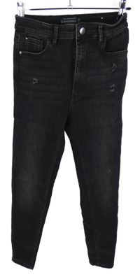 Dámské černé skinny rifle s prošoupáním Stradivarius