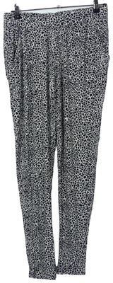 Dámské černo-bílé vzorované volné letní kalhoty F&F