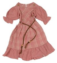 Růžovo-bílé kostkované šaty s páskem Carmina