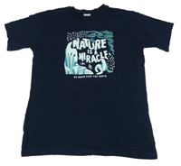 Tmavomodré tričko s nápisem LC Waikiki 