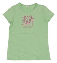 Zelenkavé tričko s nápisem S. Oliver