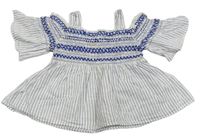 Modro-bílá proužkovaná žabičkovaná crop halenka s odhalenými rameny Zara