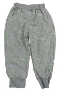 Šedé tepláky s potiskem 