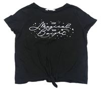 Černé crop tričko s nápisy a flitry a uzlem H&M