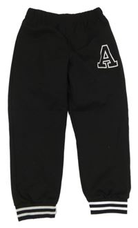 Černé tepláky s písmenkem a pruhy SHEIN