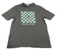 Tmavošedé tričko s potiskem jako