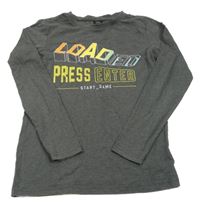 Šedé triko s nápisy Chapter young