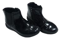 Černé lesklé kotníkové boty Clarks vel.24