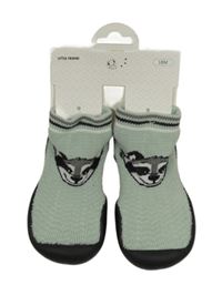 Nové - Zelenkavo-černé gumové capáčky se všitými ponožkami a mývalem vel. 20 