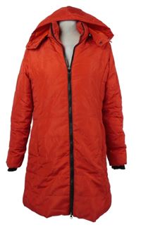 Dámský červený šusťákový zimní kabát s kapucí 
