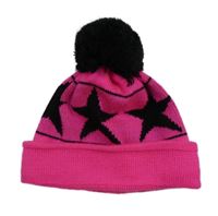 Neonově růžová čepice s hvězdami 
