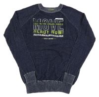 Tmavomodrý lehký svetr s nápisy Y.F.K.