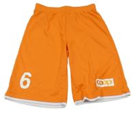 Oranžové sportovní kraťasy s číslem 