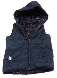 Tmavomodrá šusťáková zateplená oboustranná vesta s kapucí Topolino